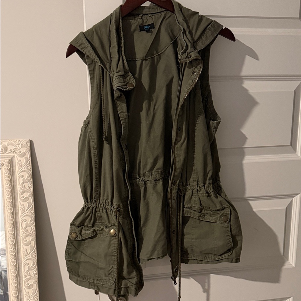 Women’s Olive Green Hooded Utility Vest 1X